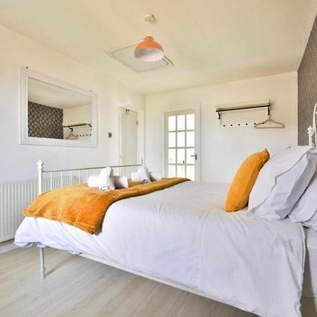 Royal Crescent View Apartment Бат Екстериор снимка