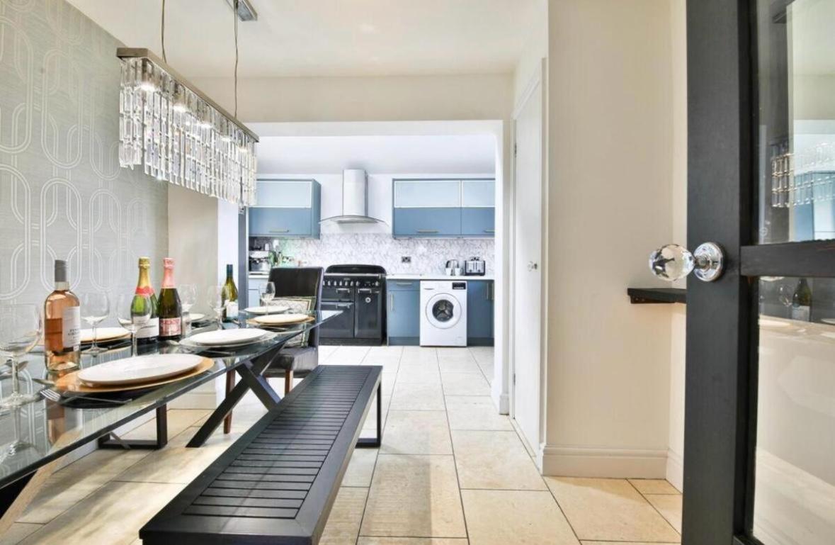 Royal Crescent View Apartment Бат Екстериор снимка