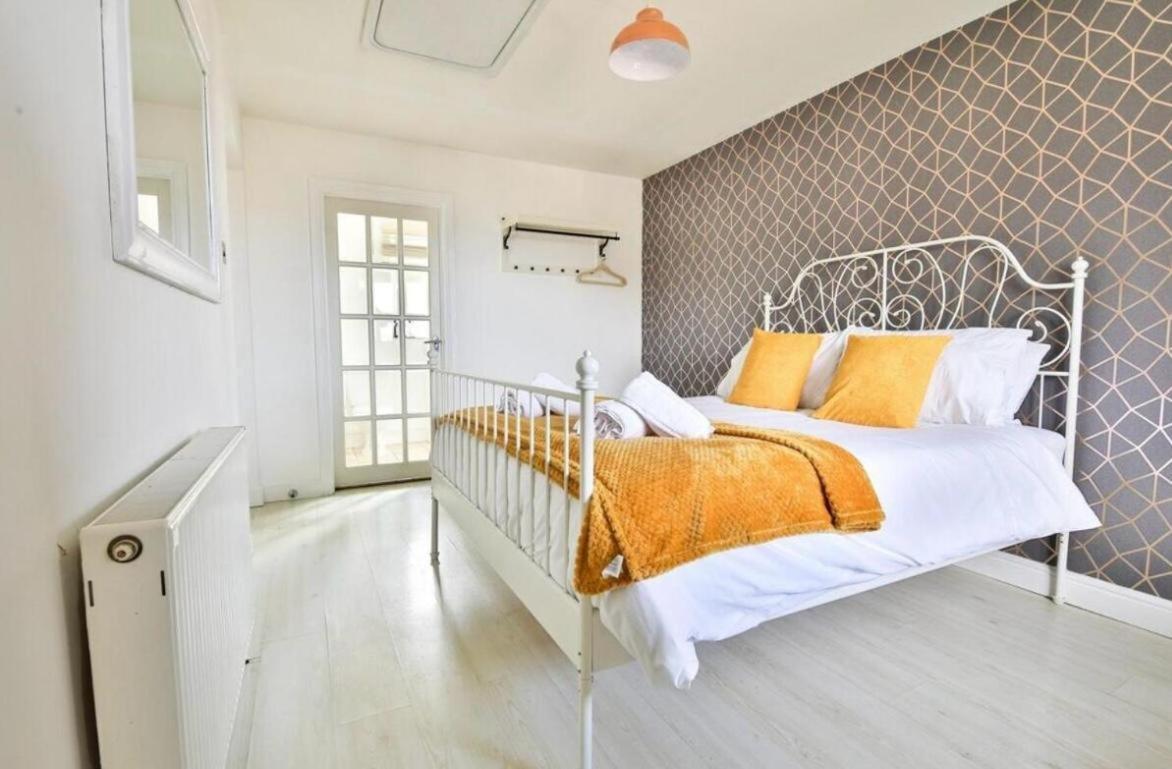 Royal Crescent View Apartment Бат Екстериор снимка