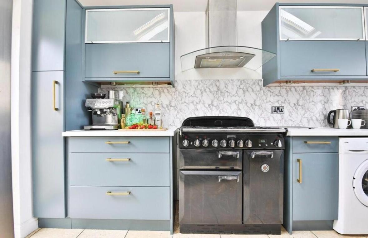 Royal Crescent View Apartment Бат Екстериор снимка