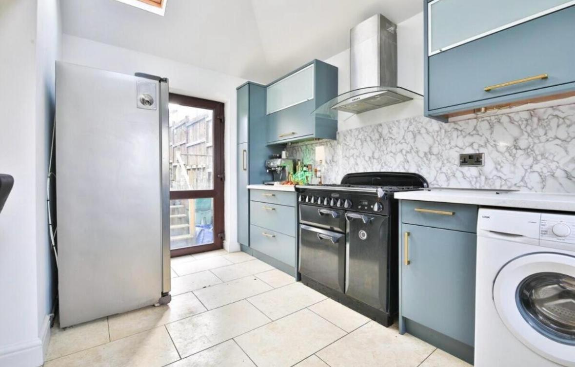 Royal Crescent View Apartment Бат Екстериор снимка