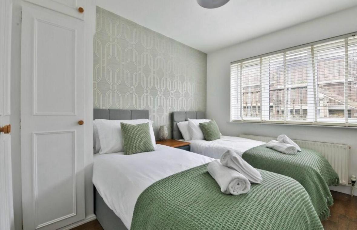Royal Crescent View Apartment Бат Екстериор снимка