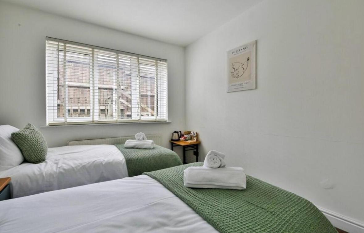 Royal Crescent View Apartment Бат Екстериор снимка