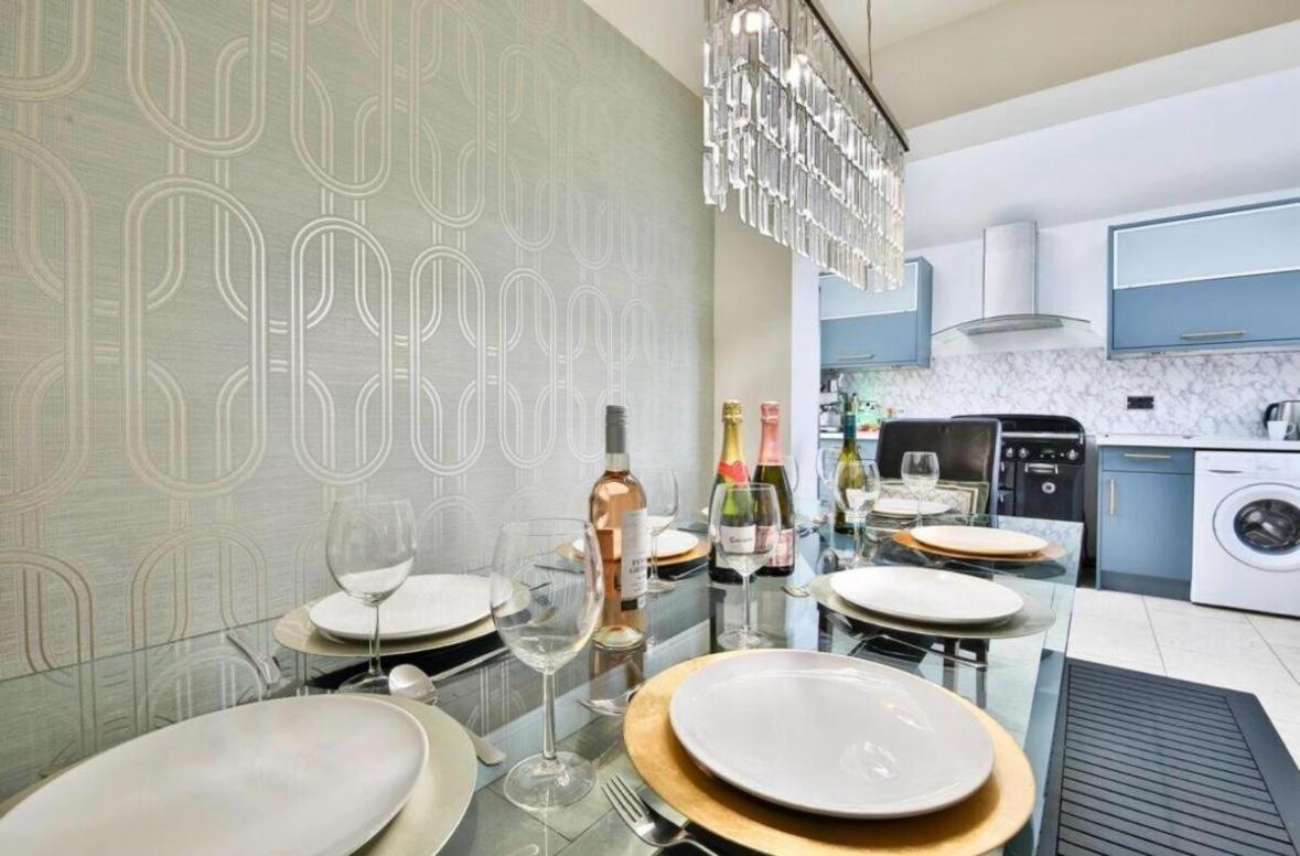 Royal Crescent View Apartment Бат Екстериор снимка